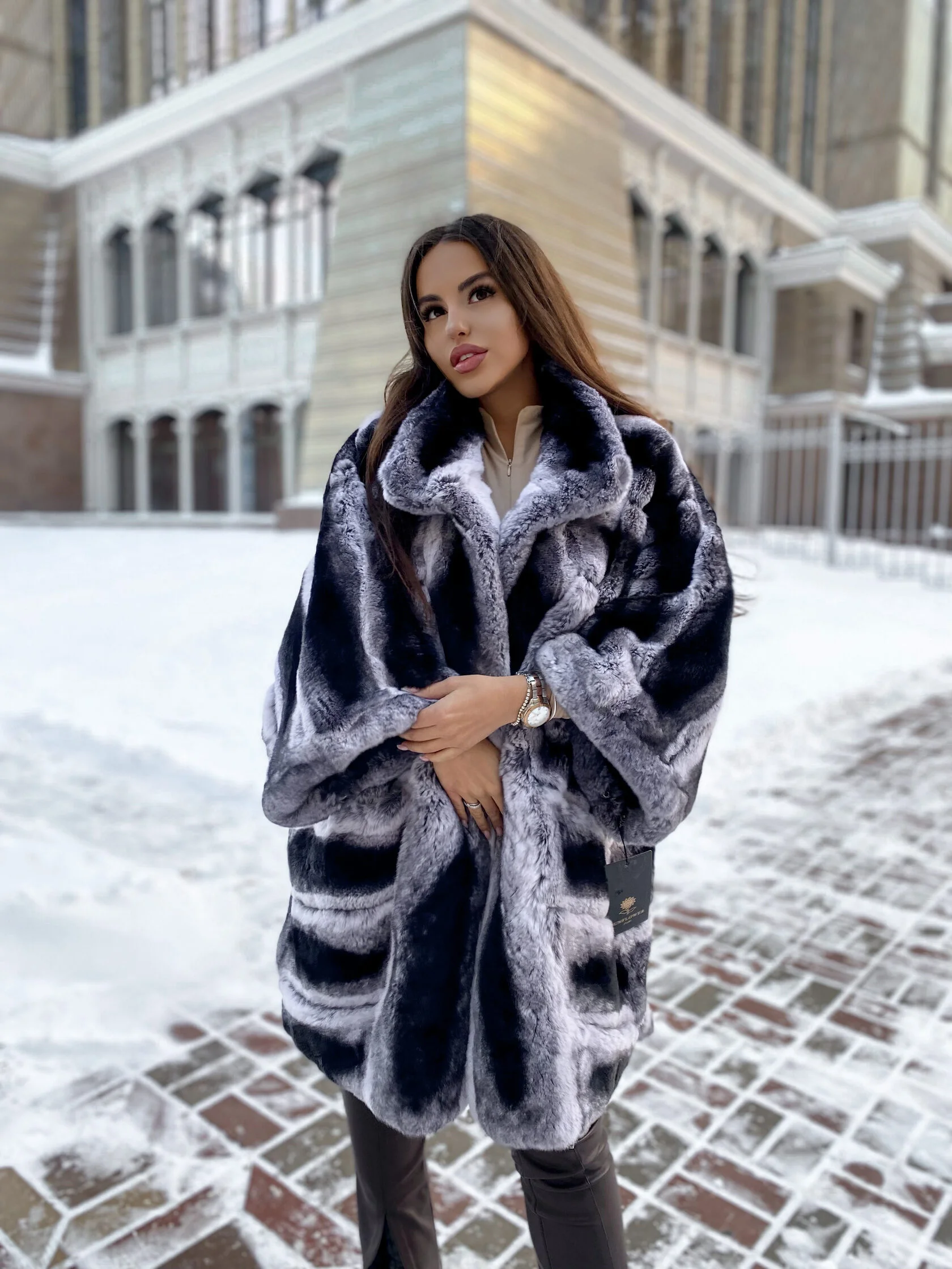 Эффектная шуба из шиншиллового кролика