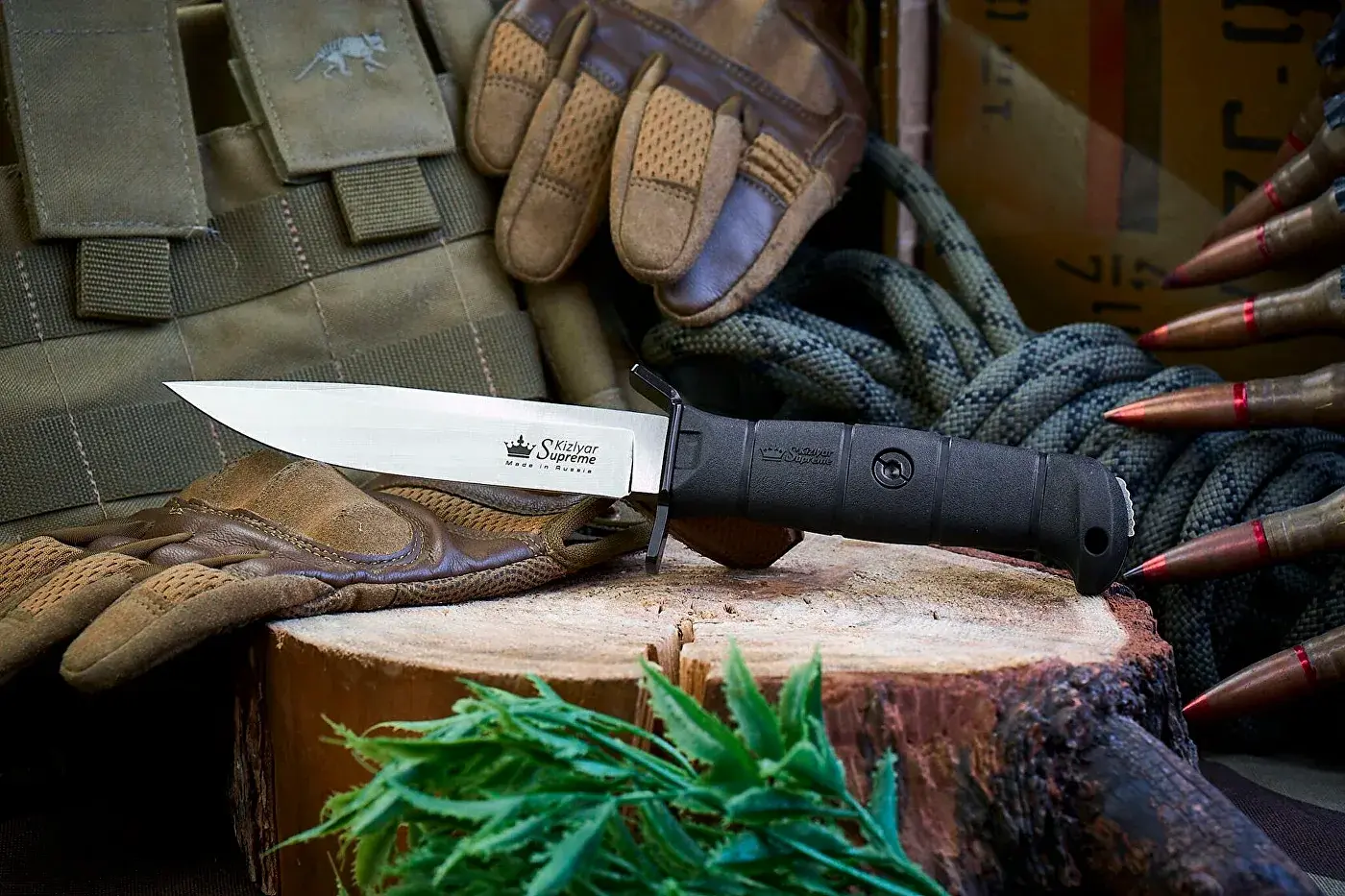 Нож Combat Kizlyar Supreme с чёрной рукоятью Kraton и клинком Drop-point