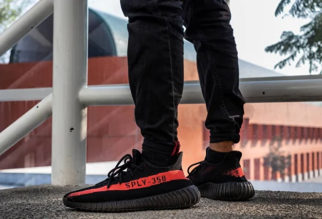Adidas yeezy boost 350 v2 core black red deals