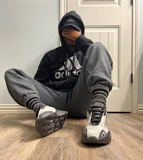 Купить Adidas Yeezy Boost 700 MNVN Metallic - 100% оригинал Купить Adidas Yeezy Boost 700 MNVN Metallic - 100% оригинал