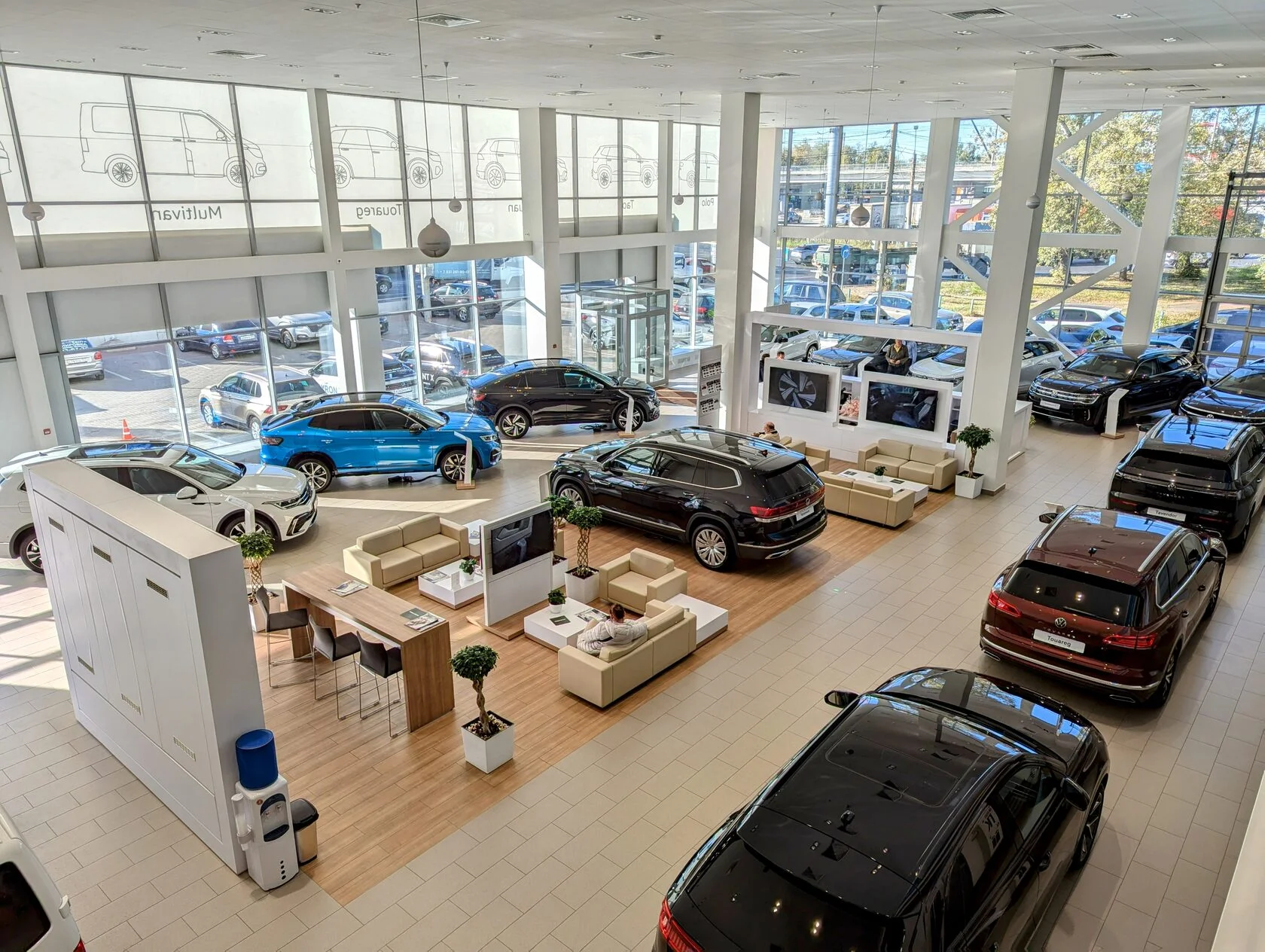 Новые модели легковых и коммерческих автомобилей