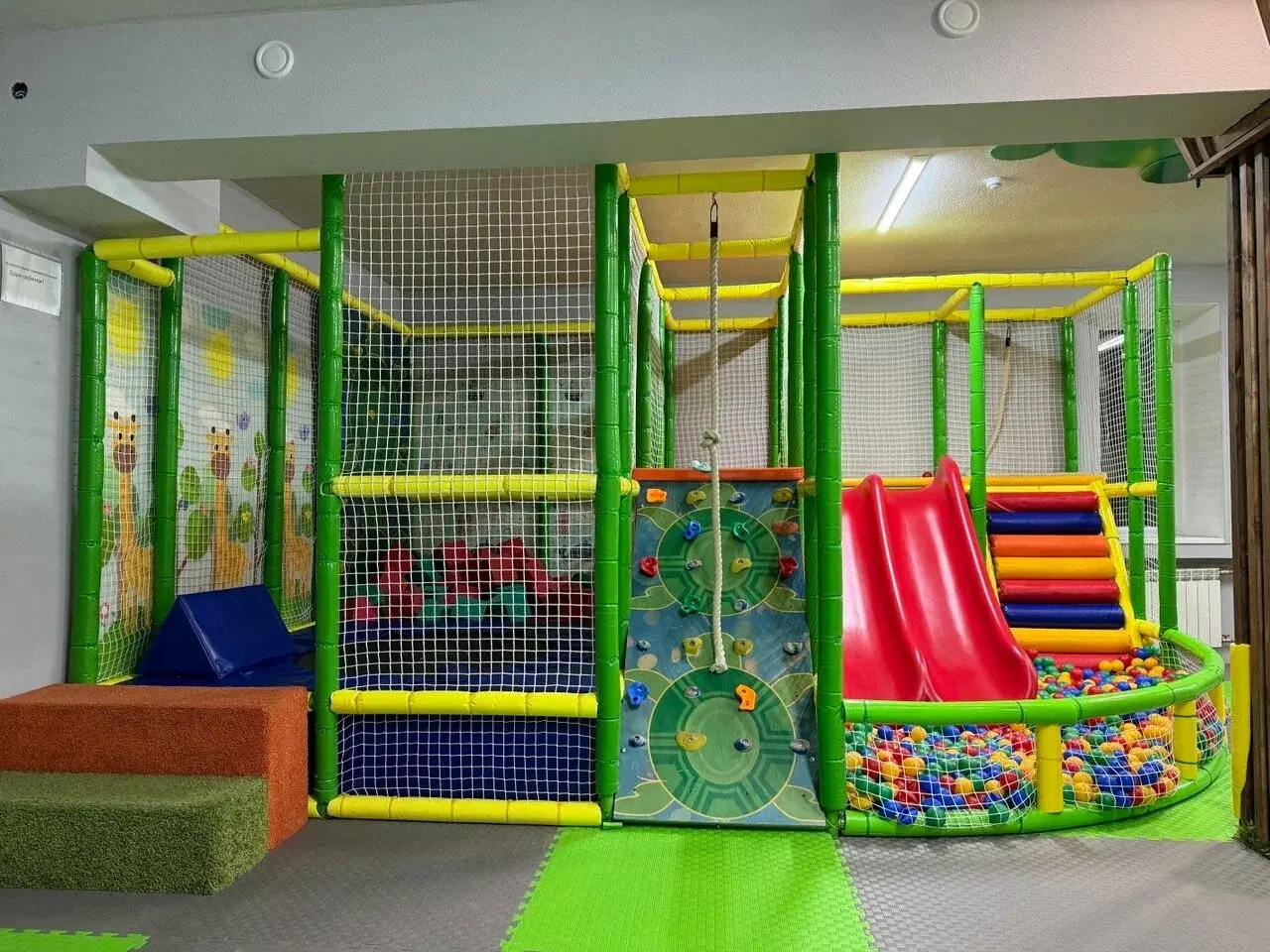 Игровая зона кафе Фламинго