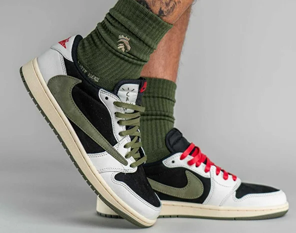 Купить WMNS AIR JORDAN 1 LOW OG TRAVIS SCOTT OLIVE - 100% оригинал