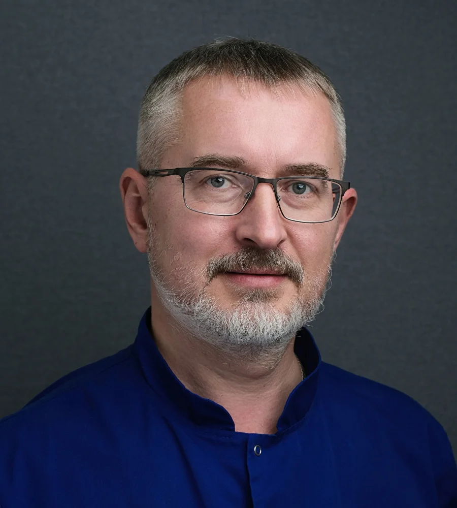 Главный врач Алексей Викентьевич Артюковский