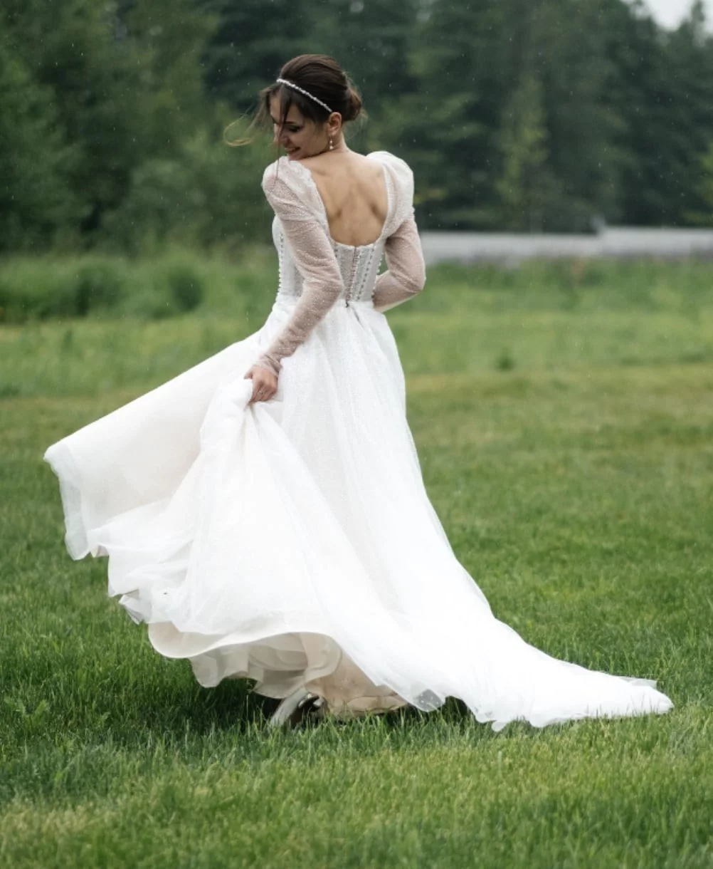 Как возникло суеверие, что жениху нельзя видеть невесту в свадебном платье до свадьбы?