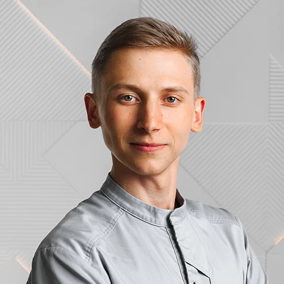Антипов Максим Сергеевич — стоматолог клиники «Этна-Дент»