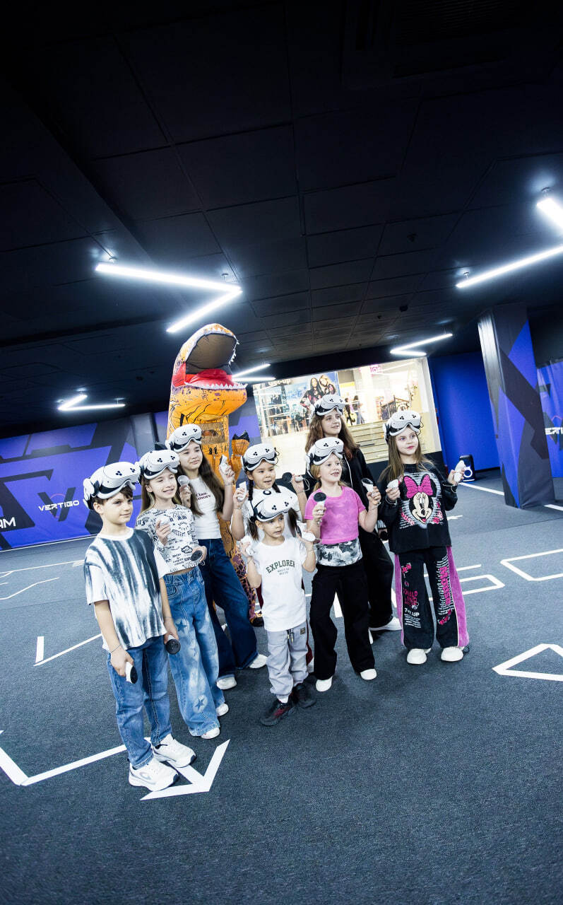 Групповое фото после VR-праздника