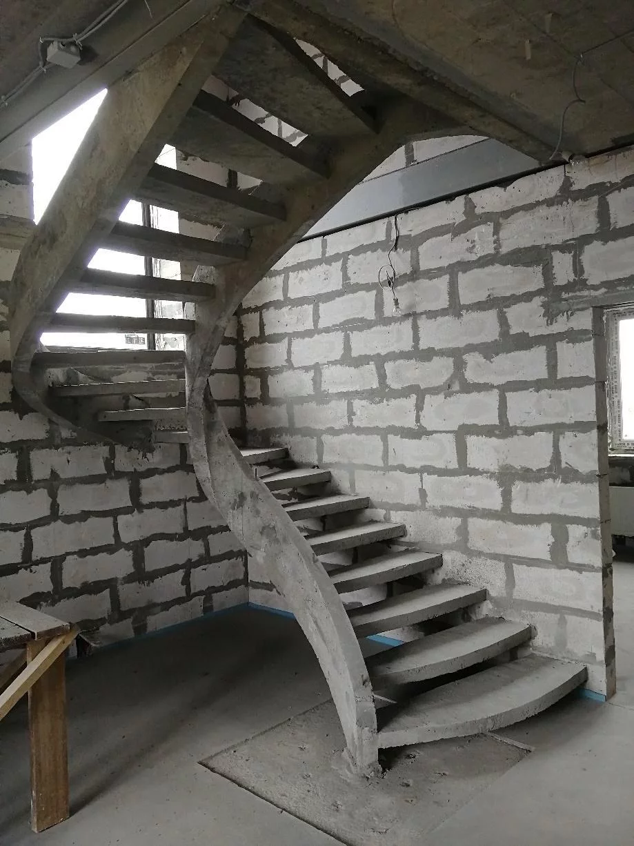 Плюсы и минусы монолитных бетонных лестниц