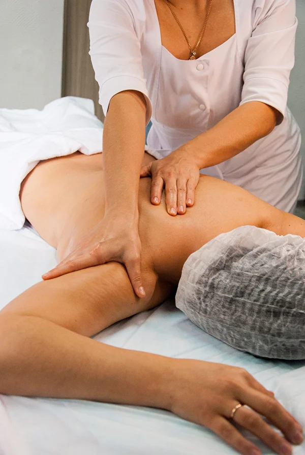 Абакандағы транссексуалды секс Позадағы бөкселер