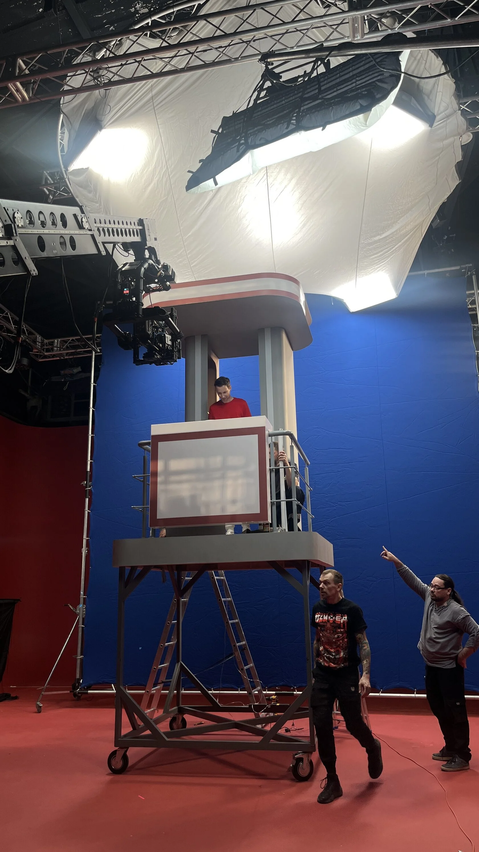 Башня в павильоне