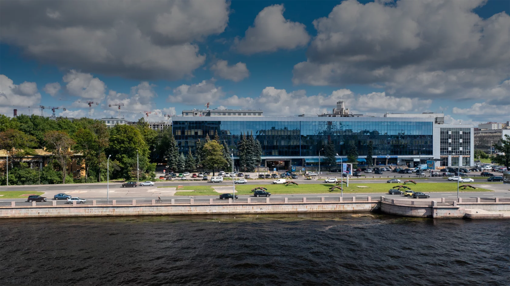 БЦ Акватория. Офисы рядом с Лесной, Чёрной речкой и Петроградской