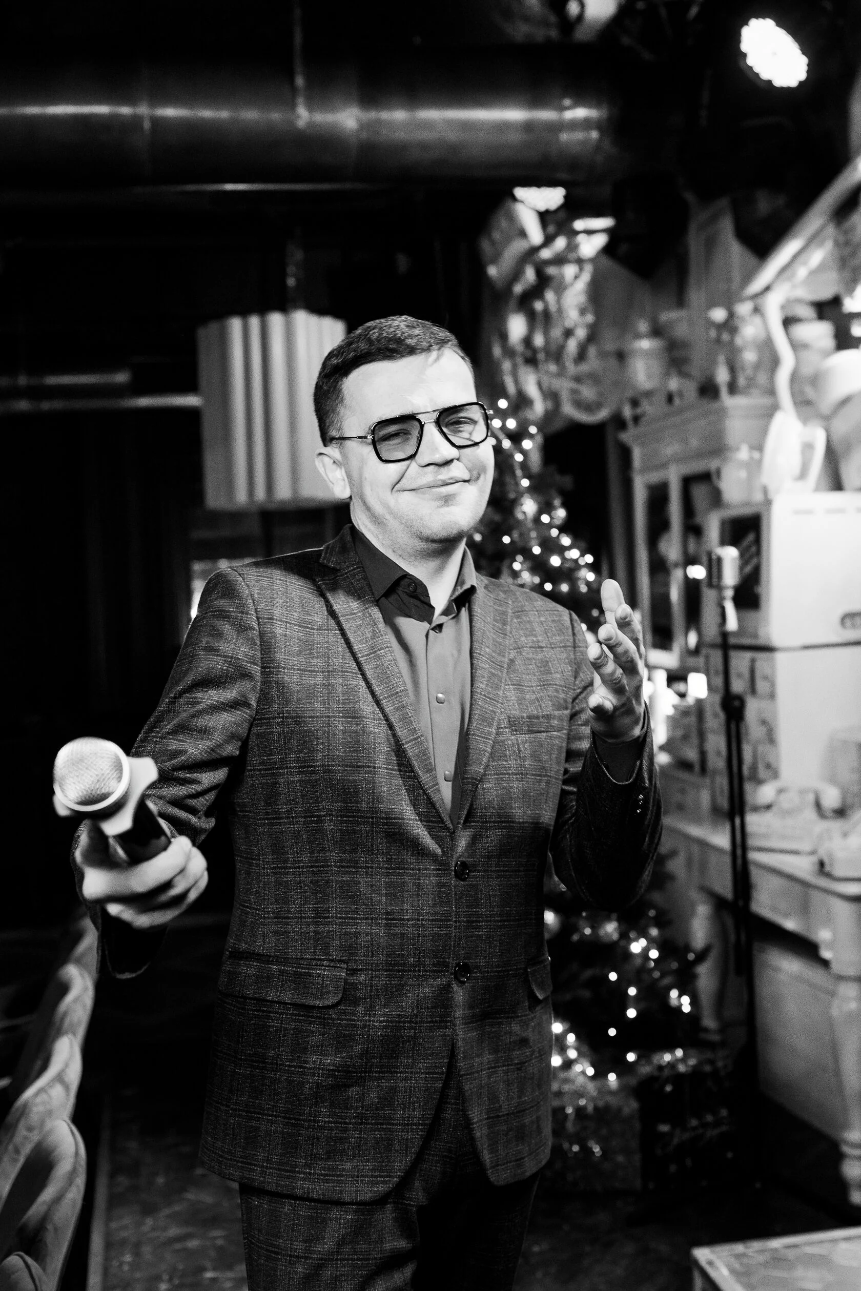 Ведущий Георгий Финке