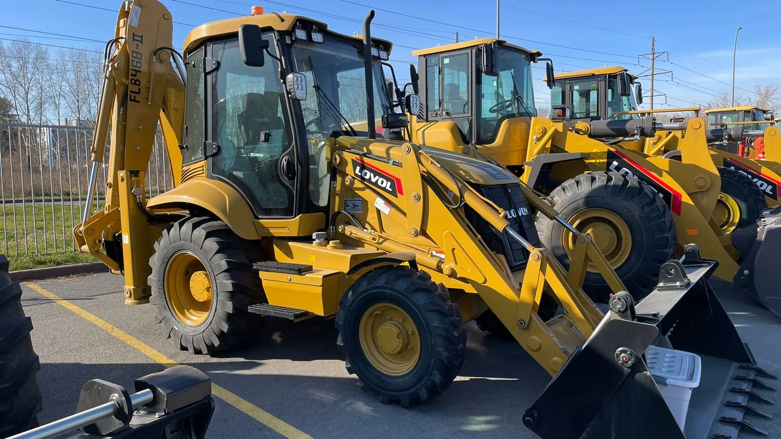 Экскаватор-погрузчик LOVOL FLB468-II
