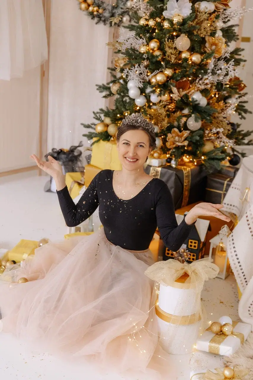 Девушка в короне на фотосессии Levita