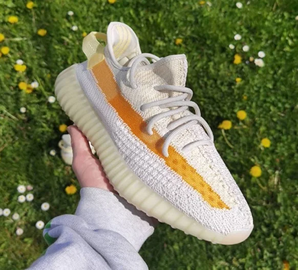 Yeezys 350 v2 glow online