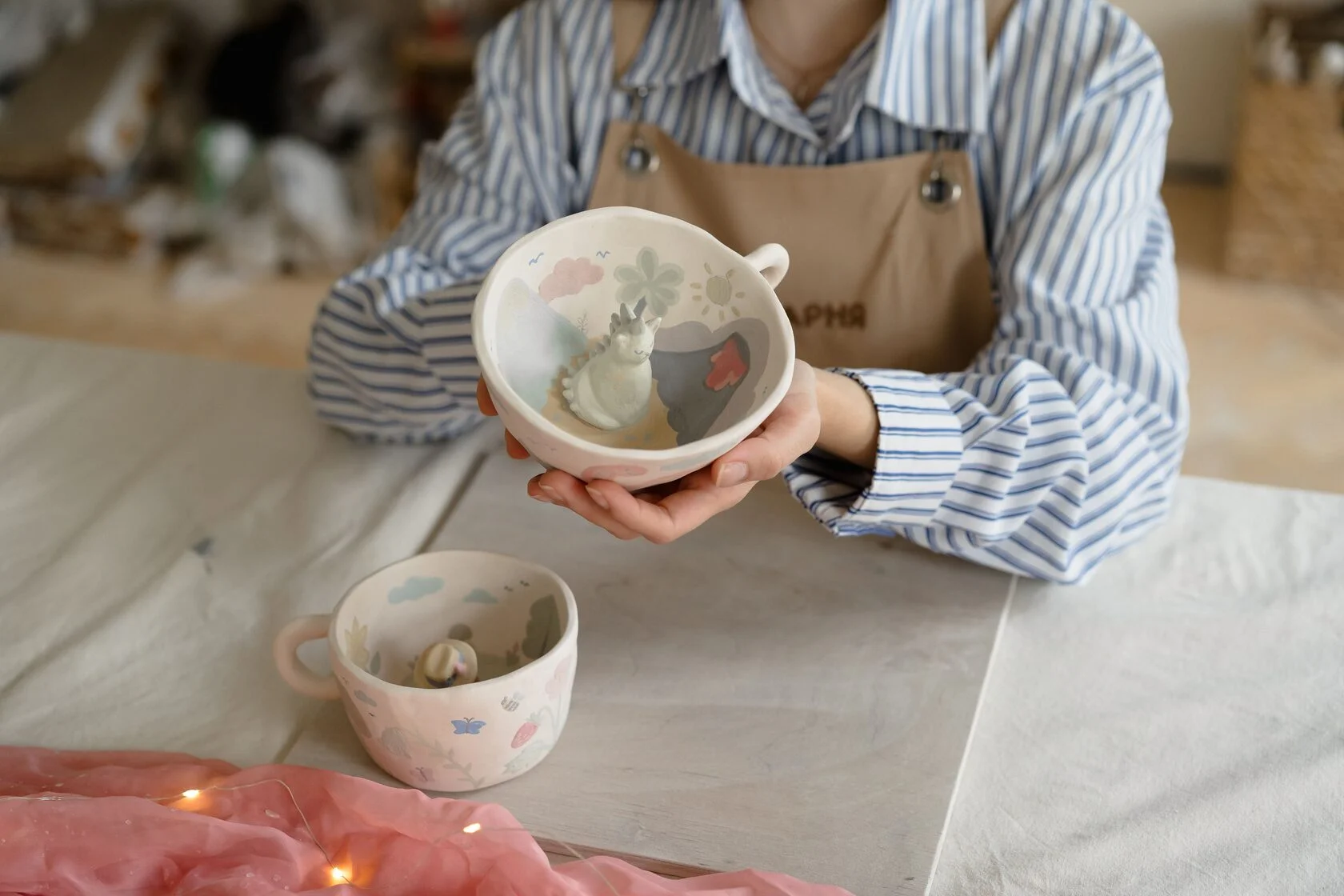 Ручная лепка и процесс создания керамики на курсе