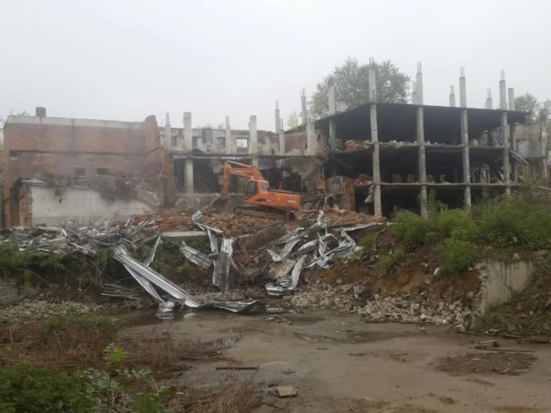 Демонтаж промышленных цехов, складов и заводов