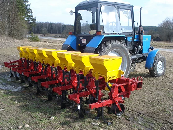 Культиватор для обработки высокостебельных культур КРН (с сыпучими удобрениями)