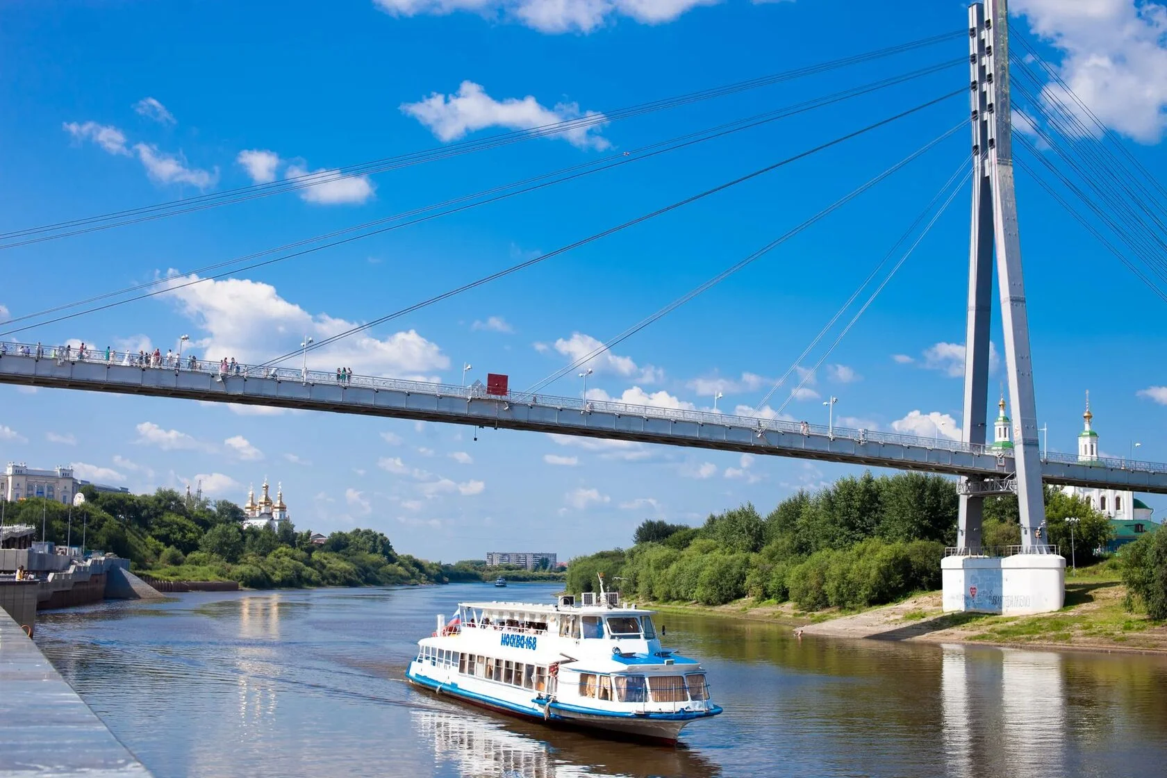 Мост Влюблённых через реку Туру, Тюмень