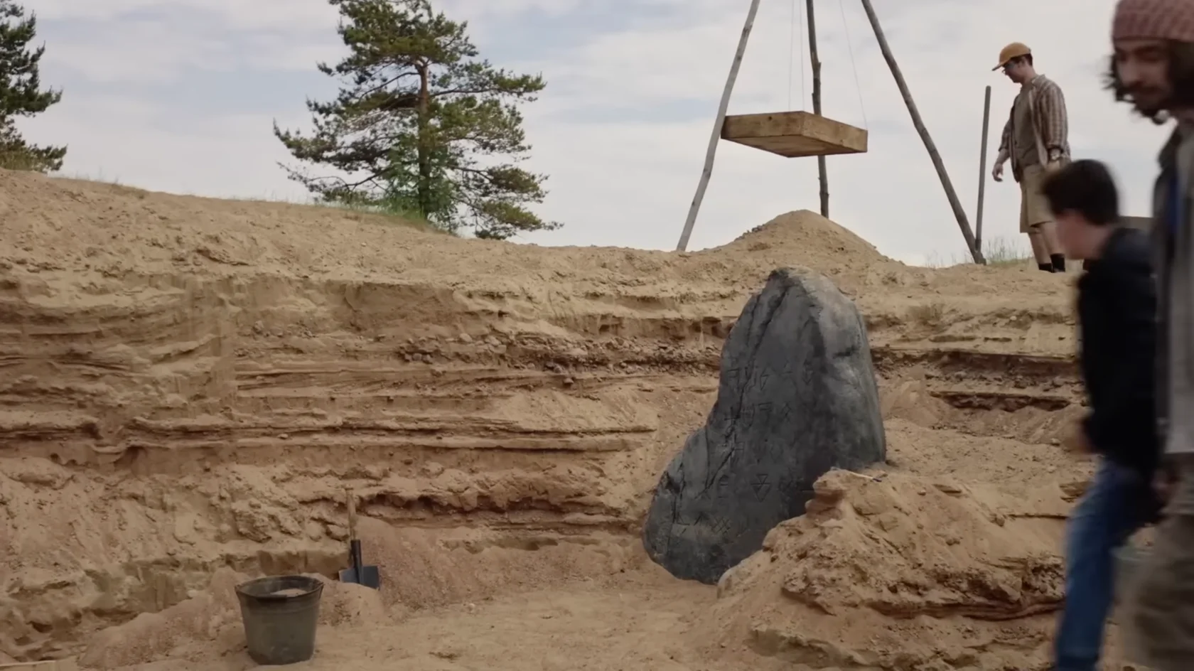 Камень в раскопе