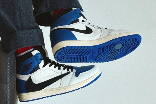 AIR JORDAN 1 HIGH FRAGMENT x TRAVIS SCOTT 100