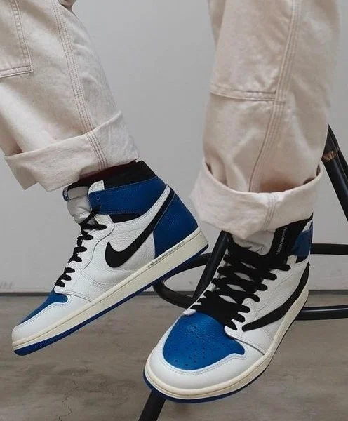 Купить AIR JORDAN 1 HIGH FRAGMENT x TRAVIS SCOTT - 100% оригинал
