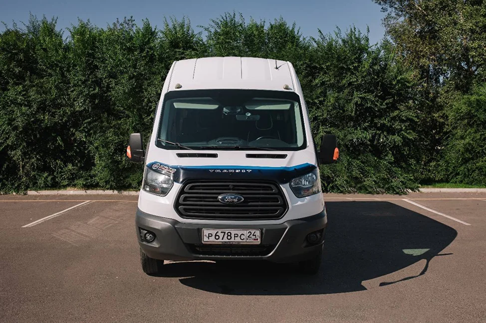 Ford Transit 9