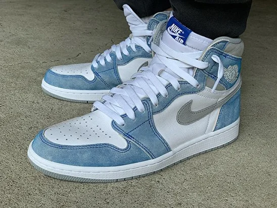 AIR JORDAN 1 RETRO HIGH OG HYPER ROYAL 100