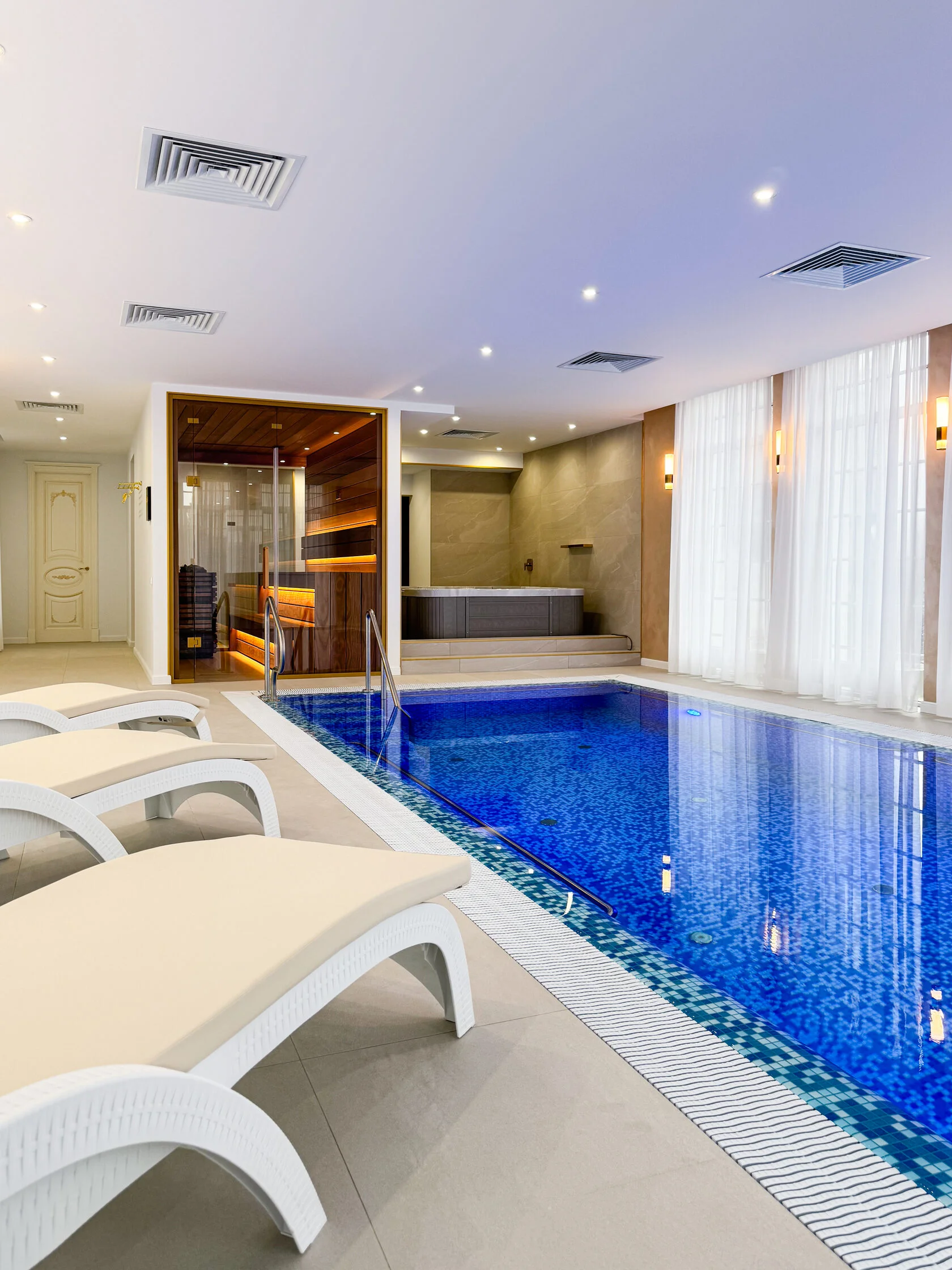 Семейная парная под ключ с полками и печью