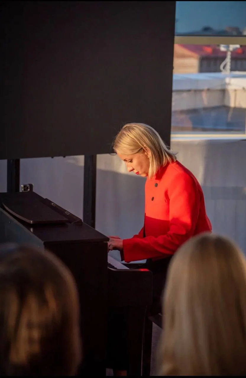 Настя Тюнина · Лебединое