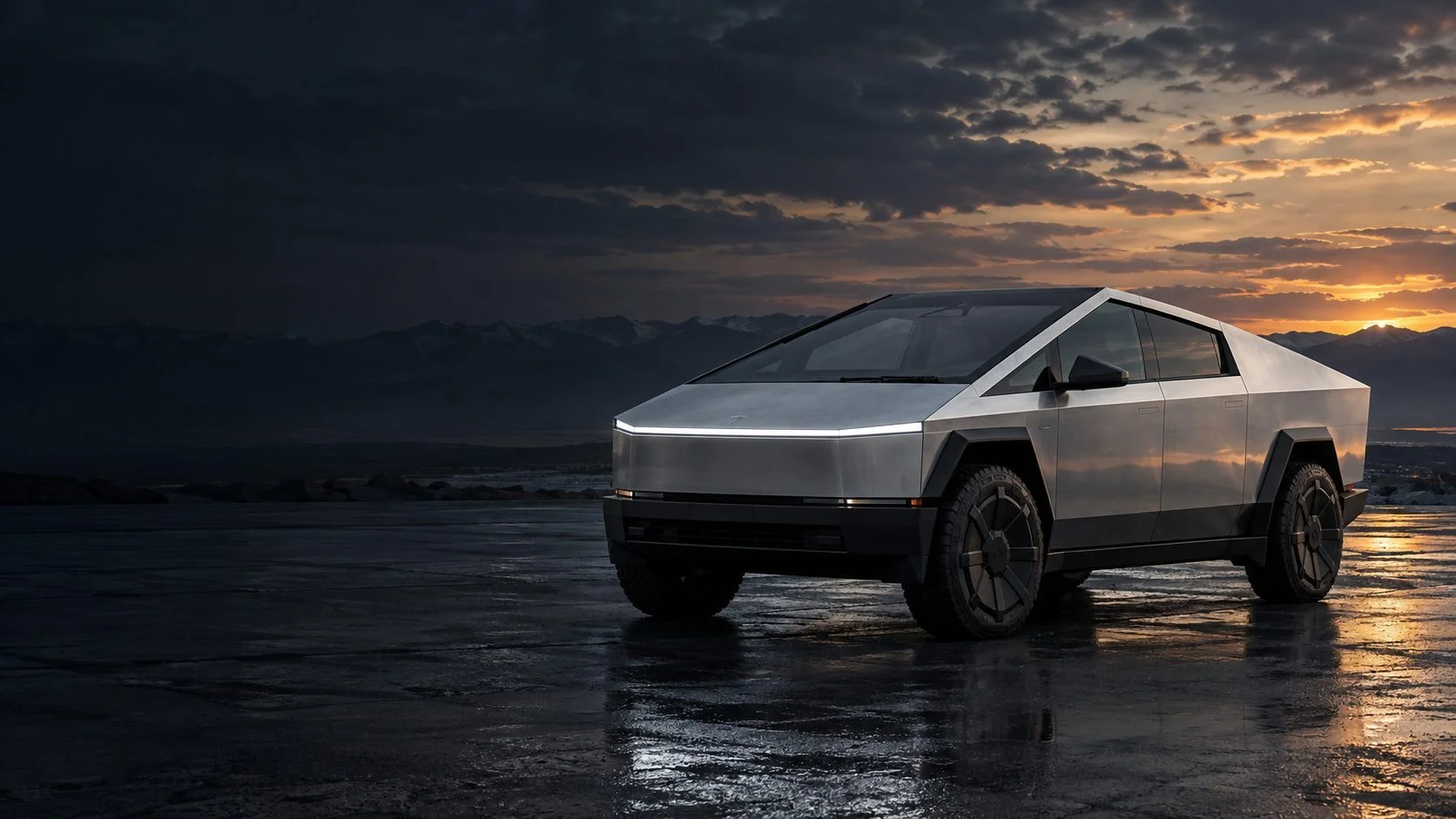 Серебристый Tesla Cybertruck на фоне вечернего неба