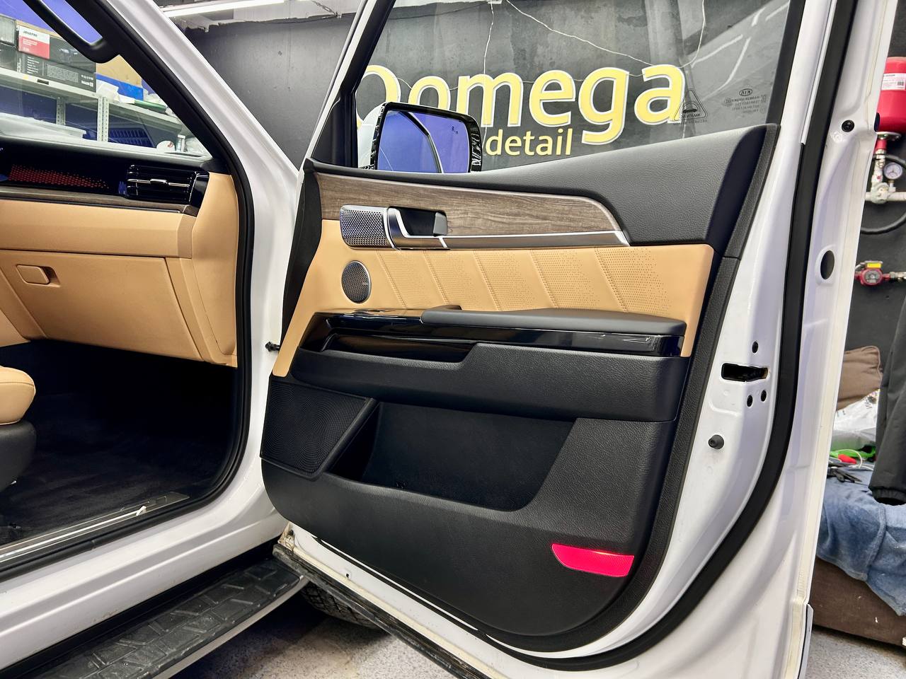 Светлый салон