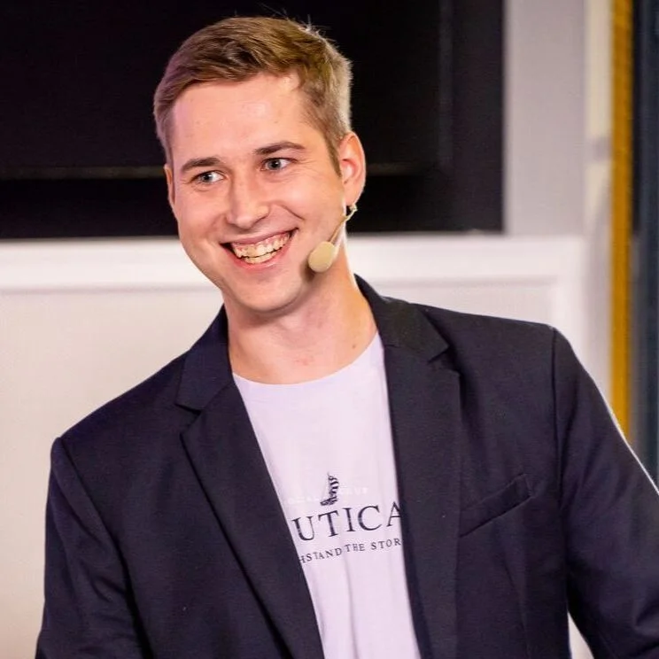 Автор курса Дмитрий Сатаров