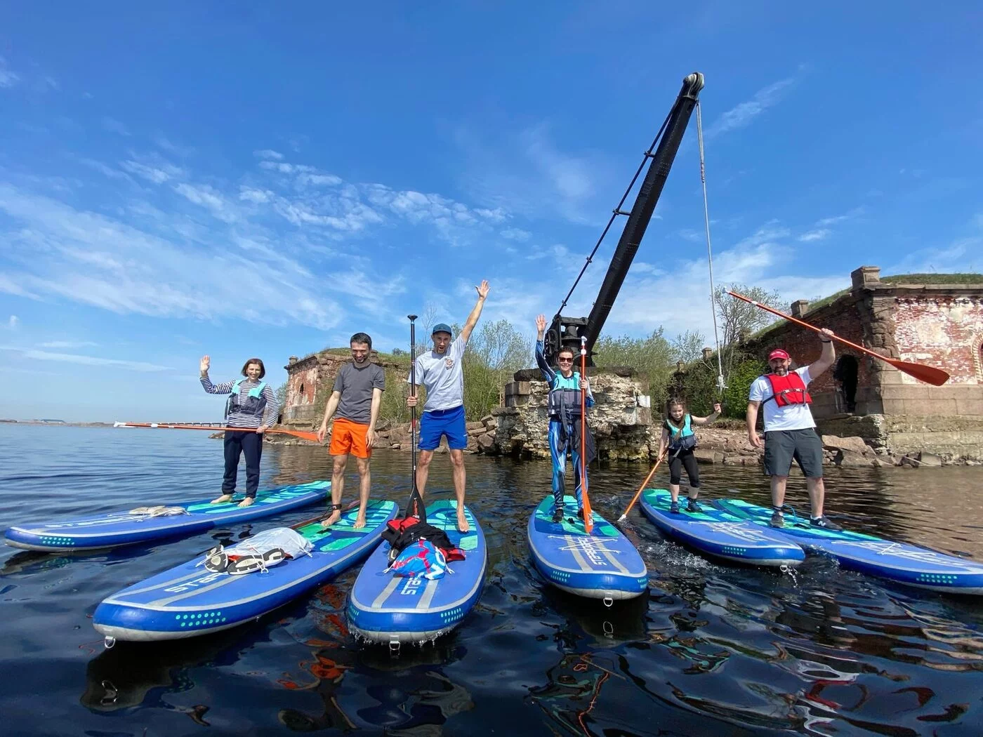 Прогулка на SUP к фортам Кронштадта, Финский залив | BEAVERS SPb