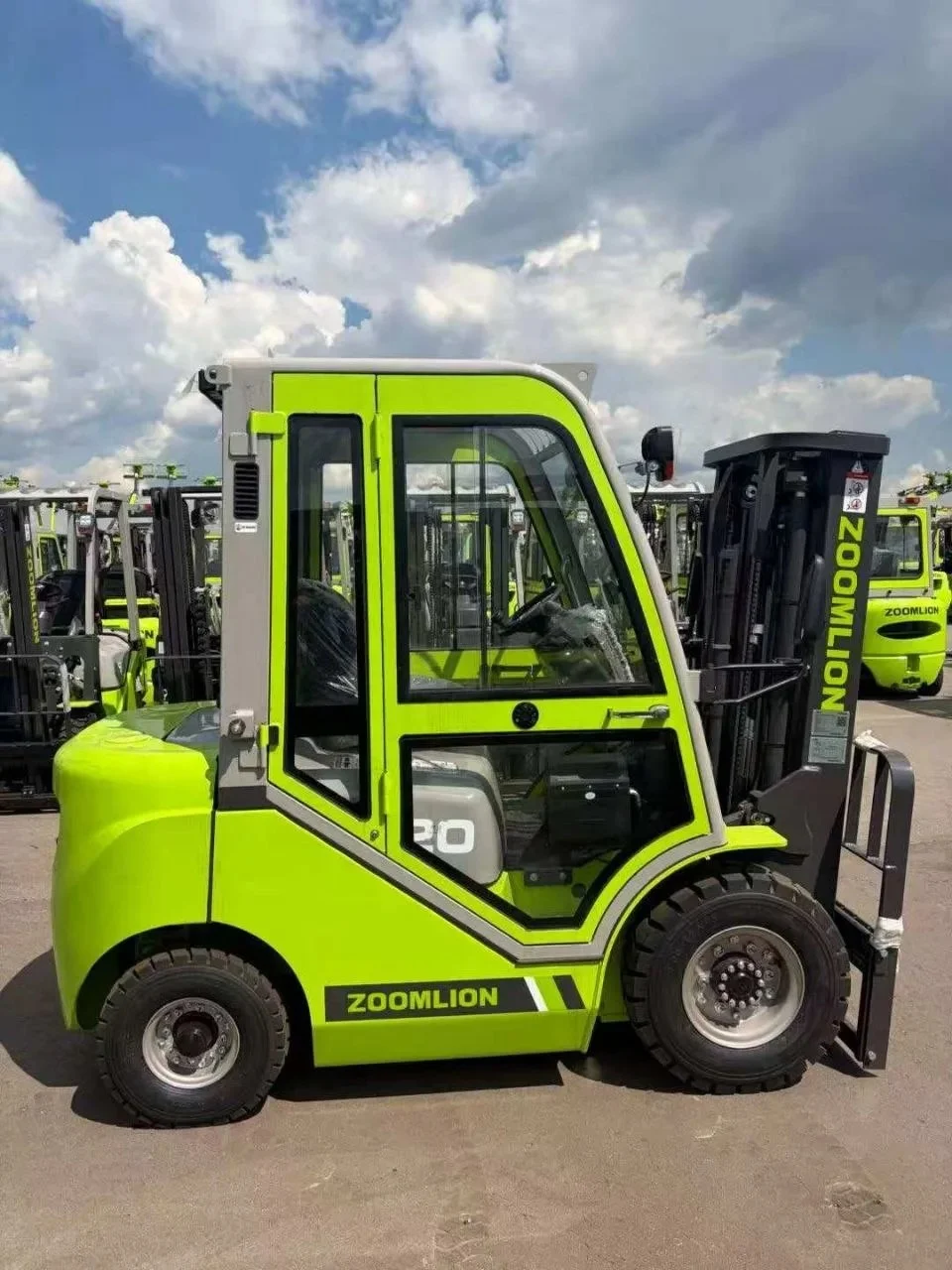 Дизельный вилочный погрузчик Zoomlion FD20 с кабиной