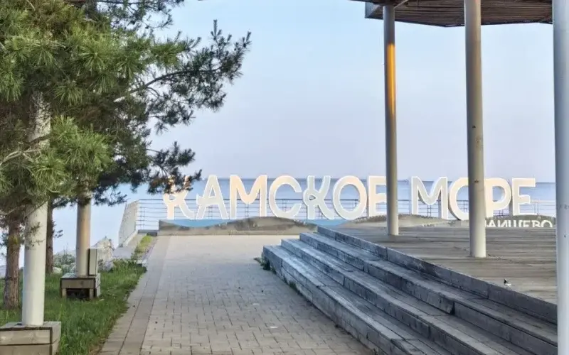 Камское море рядом с глэмпингом