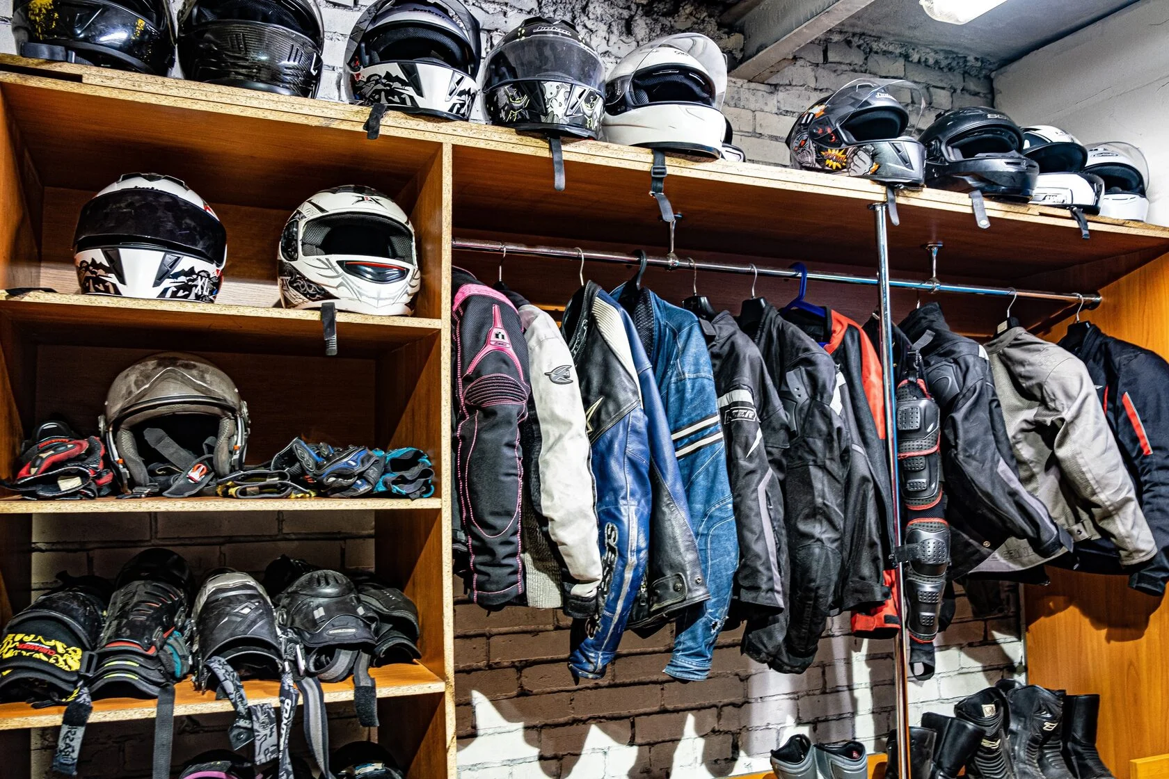 Куртки и экипировка