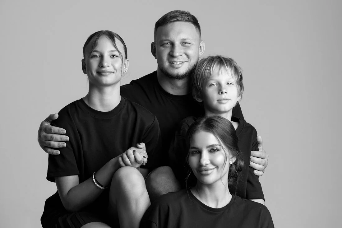 Семейная фотография основателя Dental Clinic