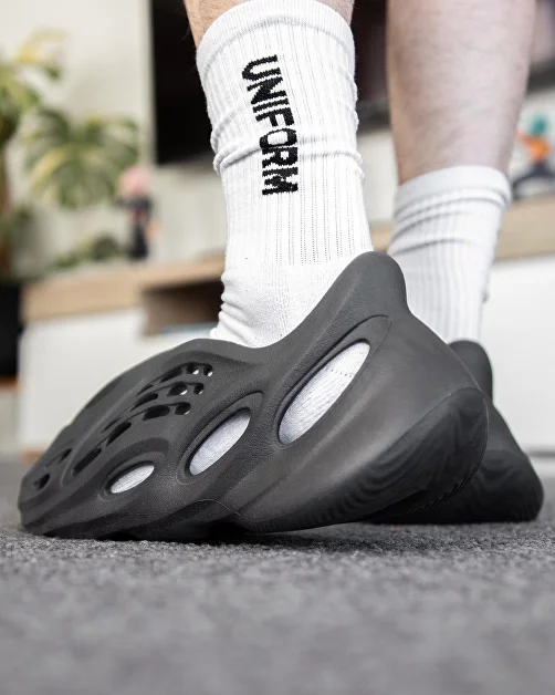 Купить Adidas Yeezy Foam Runner Onyx - 100% оригинал