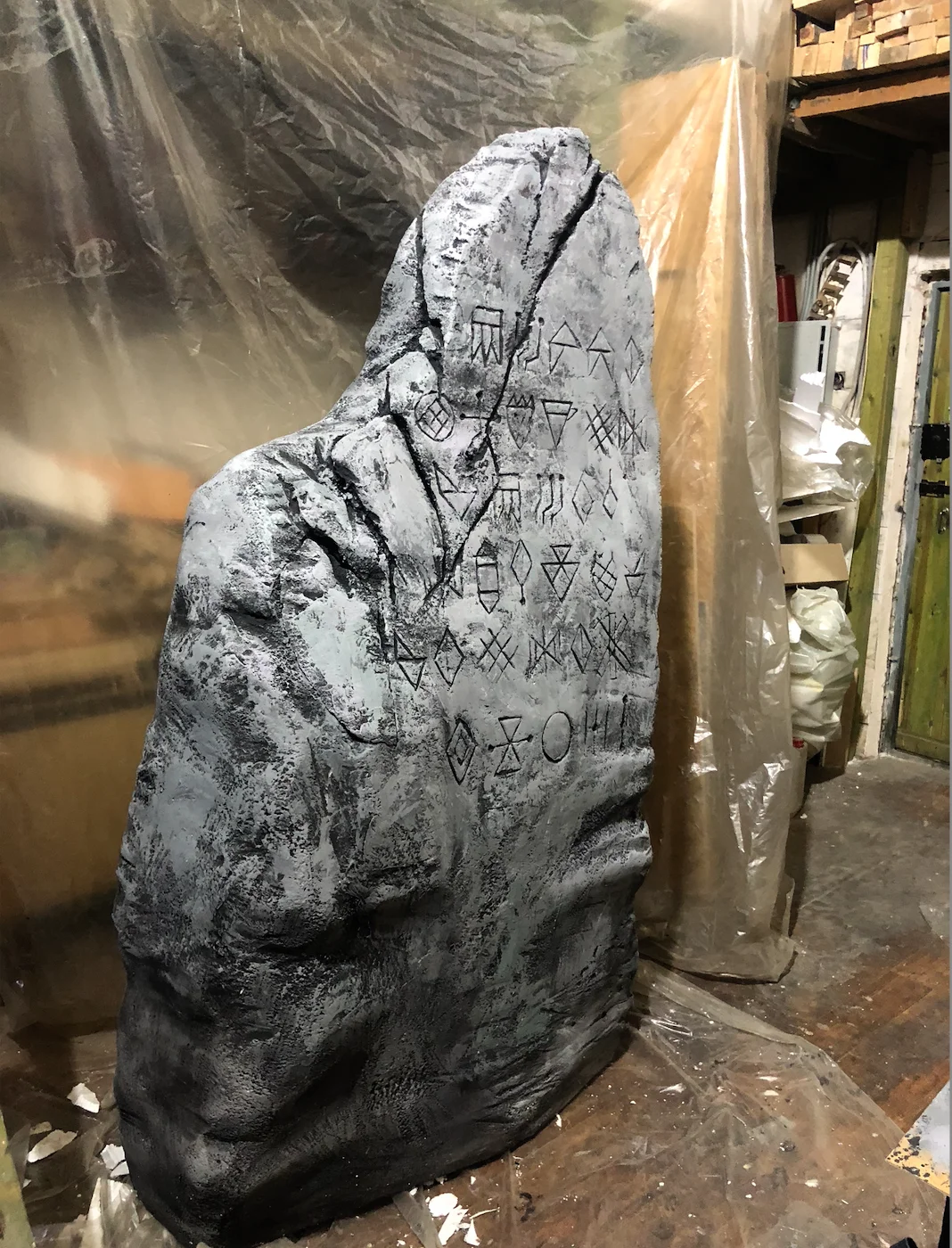 Камень в мастерской