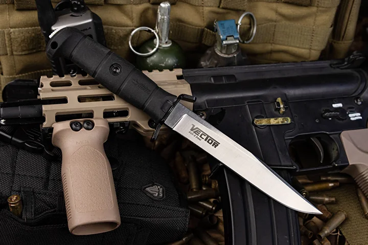 Kizlyar Supreme Vector with blade-friendly polypropylene sheath insert