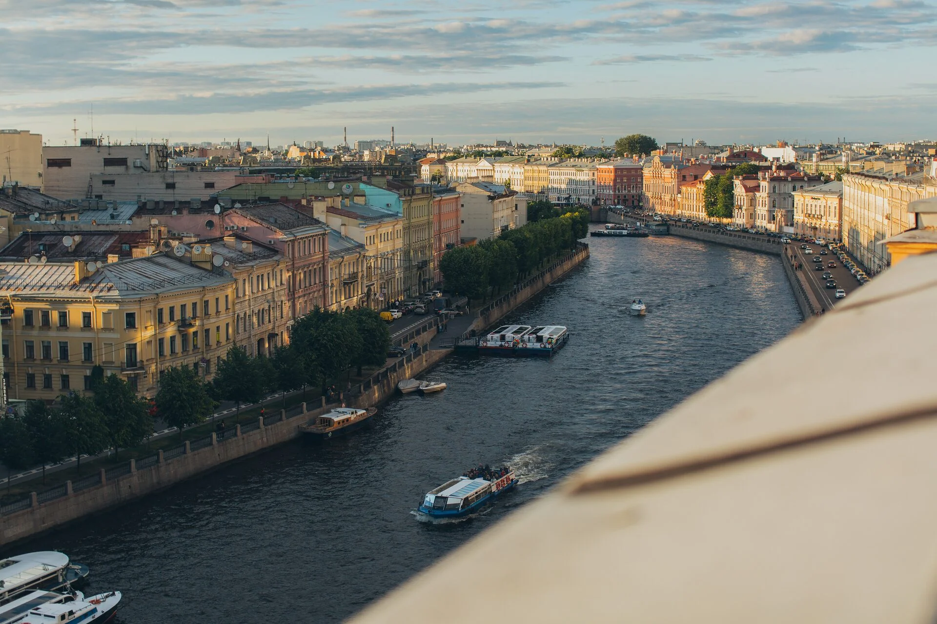 Маршруты водных прогулок на катерах в СПб