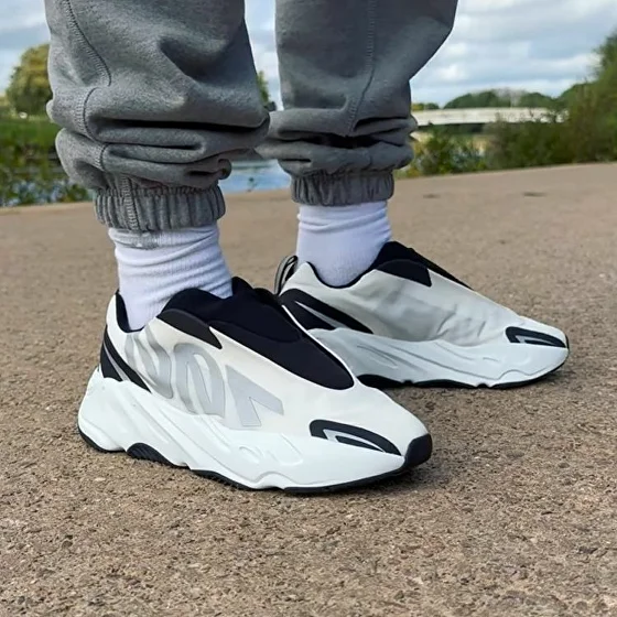 Купить Adidas Yeezy Boost 700 MNVN Laceless Analog - 100 Купить Adidas Yeezy Boost 700 MNVN Laceless Analog - 100