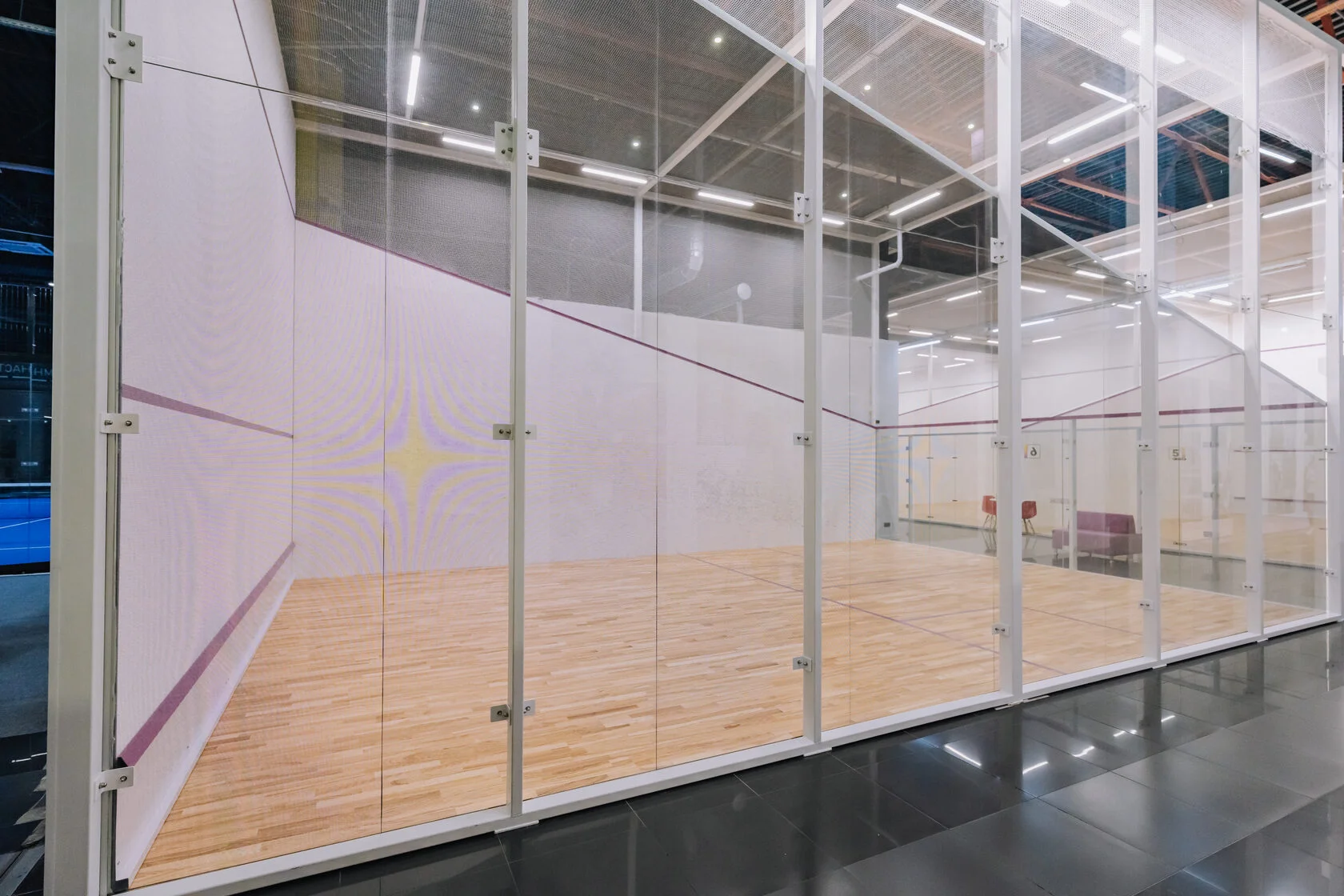 Современный корт для сквоша