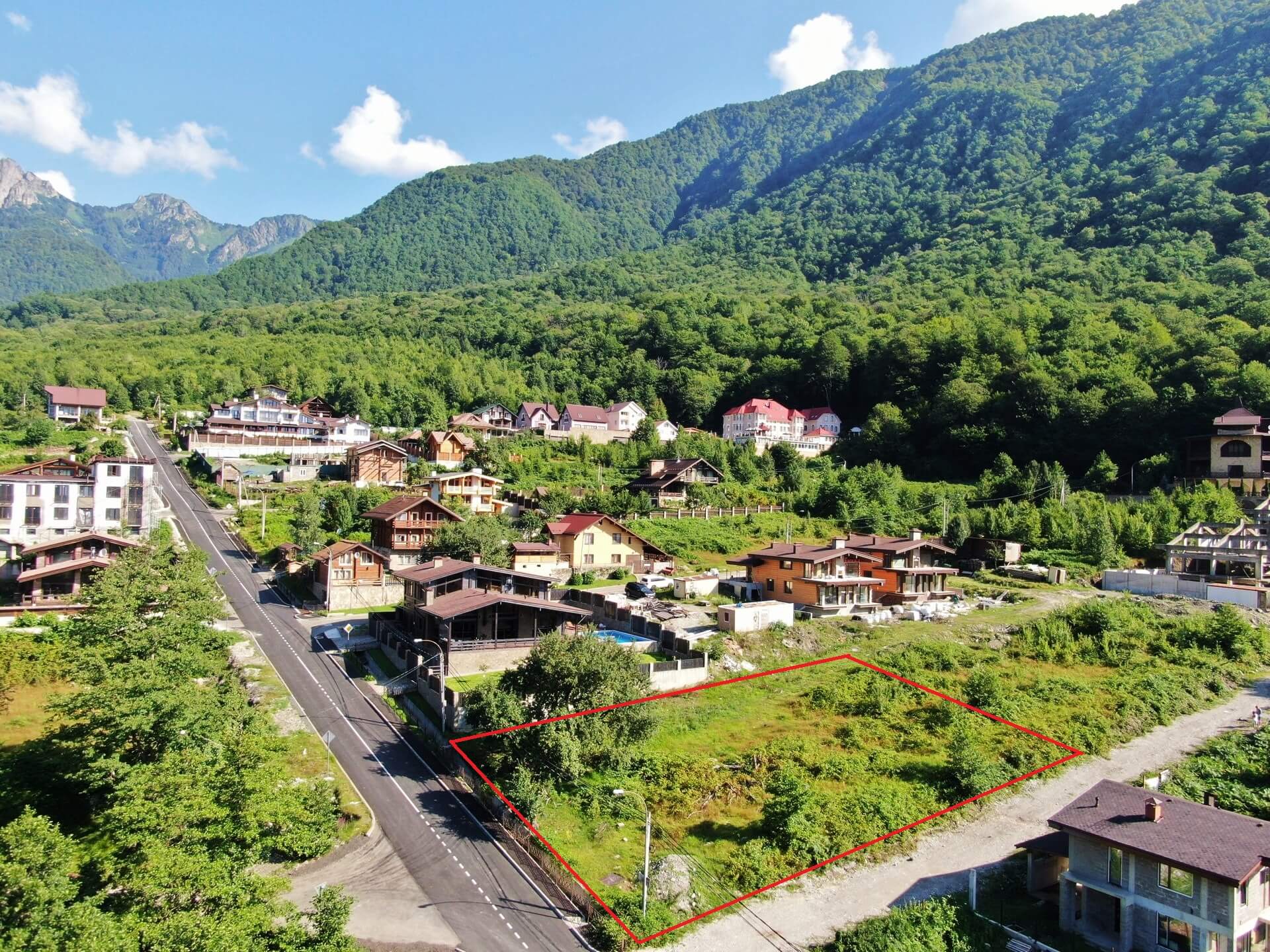 Участок — вид на горы