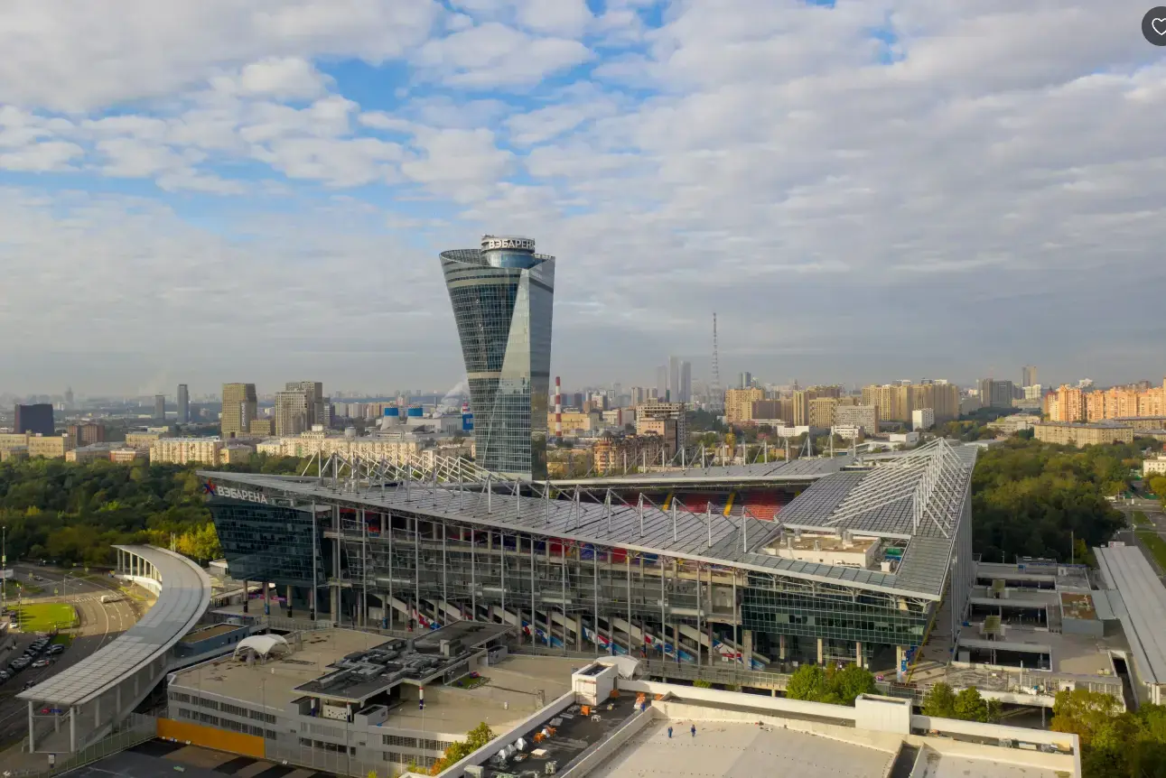 ВЭБ Арена в Москве снаружи