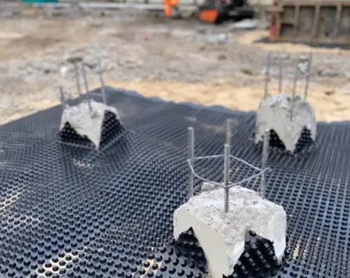 Забивка железобетонных свай копром