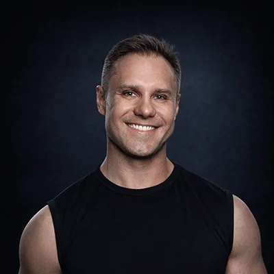 Максим Оборин — фитнес-тренер с опытом более 20 лет, эксперт X-Fit и преподаватель Evotren