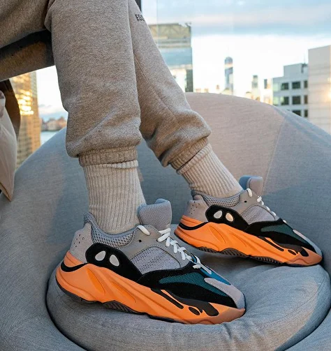 Yeezy 700 top orange 3m