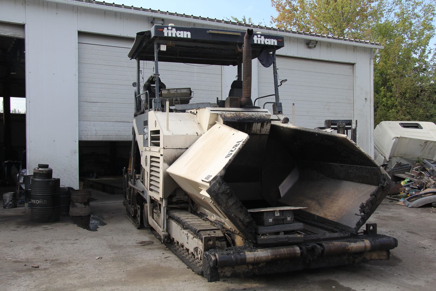 Асфальтоукладчик TITAN 7820